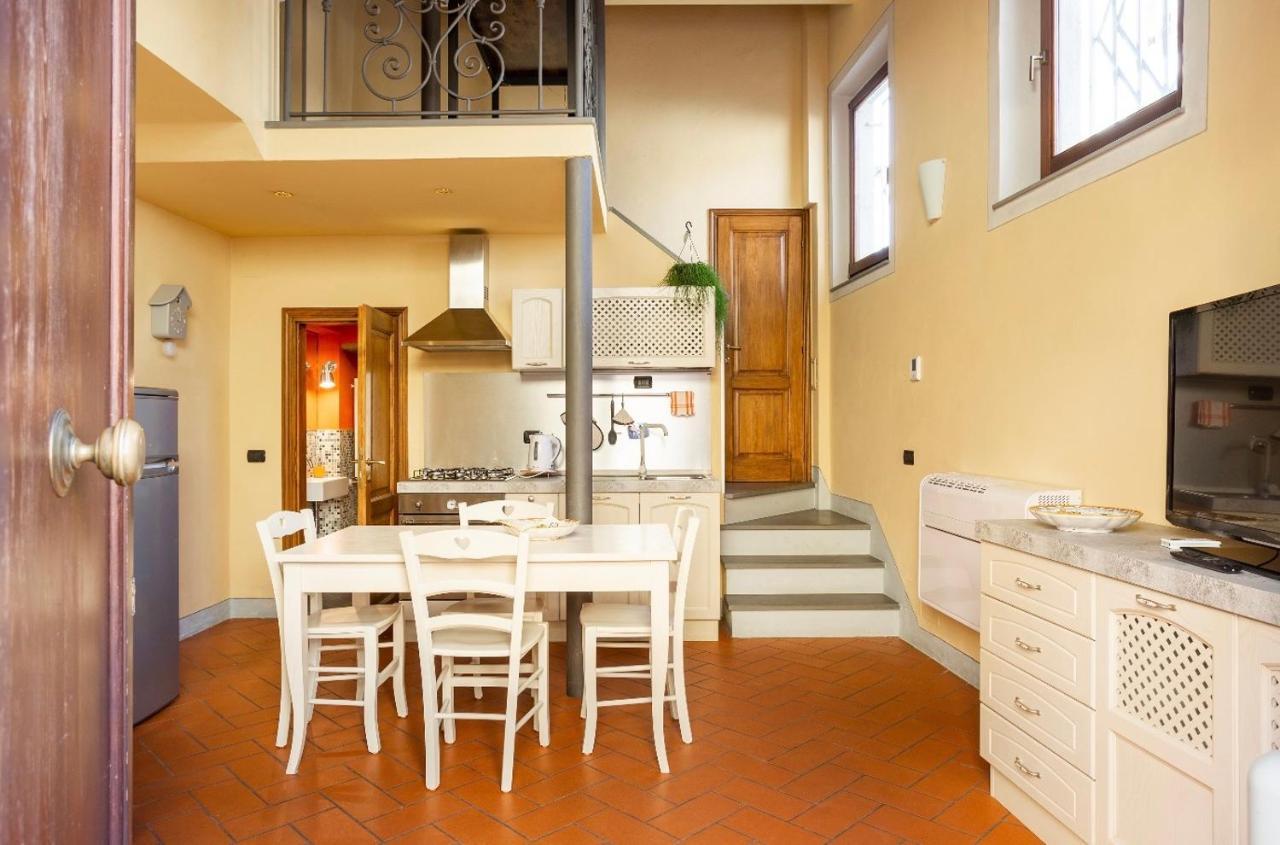 Apartamento Cozy Classic Italian House Near Santa Croce, On The Lungarno Florencia Exterior foto